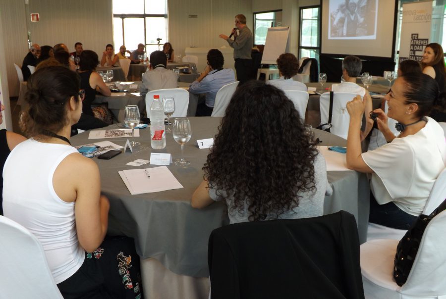 El pasado viernes, en un nuevo desayuno de trabajo de Innova&acción, tuvimos la oportunidad de profundizar en el concepto de Meetovation o lo que es lo mismo en cómo lograr que nuestras reuniones sean productivas e innovadoras. Para ello contamos con Bo Krüger, escritor, speaker, meeting designer y co-creador del concepto de Meetovation.