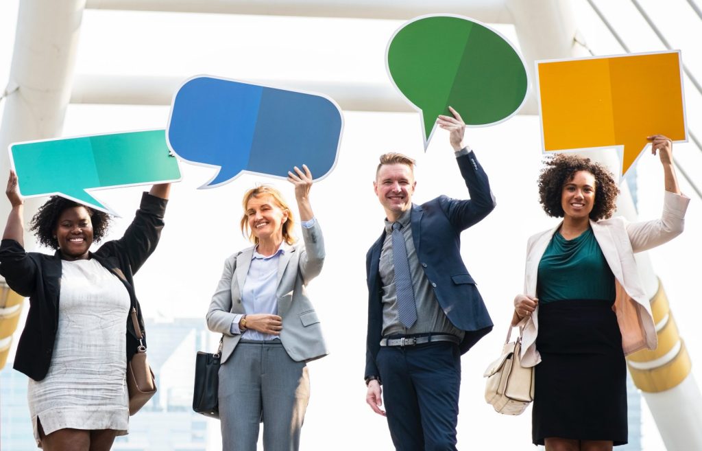 Comunicarse efectivamente en el entorno laboral, primer paso para la excelencia